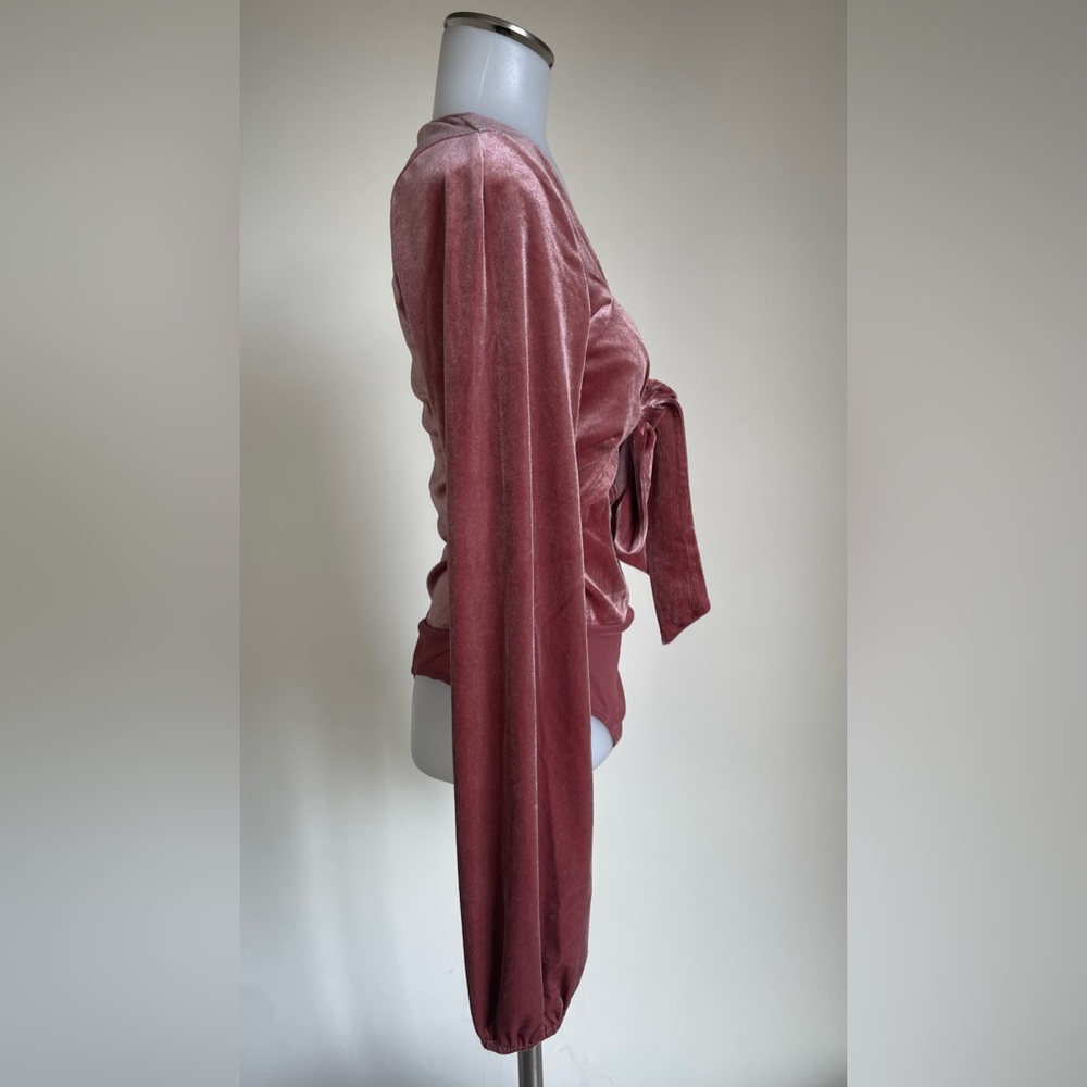 Lulus - Upgraded Style Mauve Velvet Long Sleeve Tie-Front Bodysuit - Picture 11 of 15